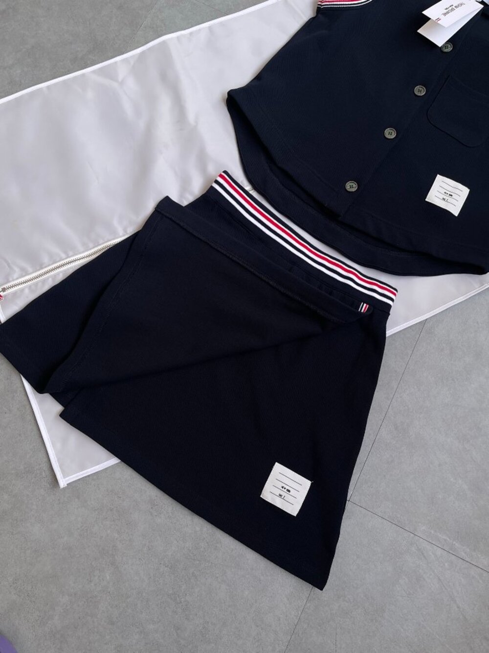 Thom Browne College-style sleeveless top and short skirt set - Picture 5 of 5
